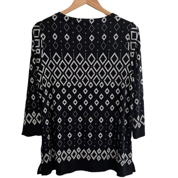 😊 3/$30 Rafaella Sz M Blouse 3/4 Length Sleeves V Neck Black with White Design - Picture 2 of 10